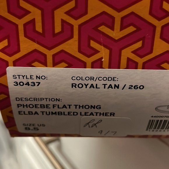 Tory Burch Phoebe thong sandal - Picture 2 of 2